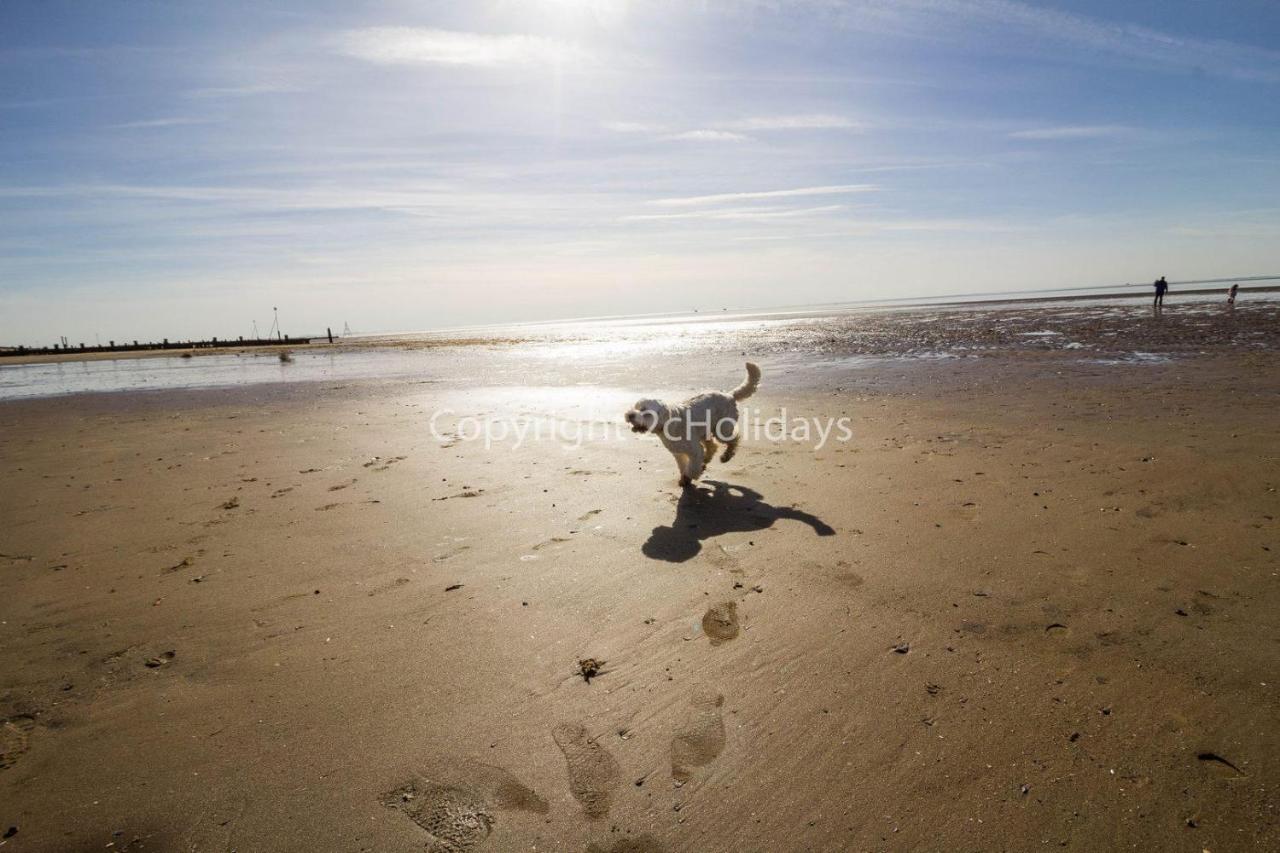 6 Berth Caravan Nearby Hunstanton Beach Front In Norfolk Ref 13019L Екстериор снимка